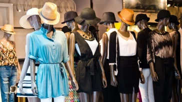 Fast Fashion vs Slow Fashion: Which One is Right for You?