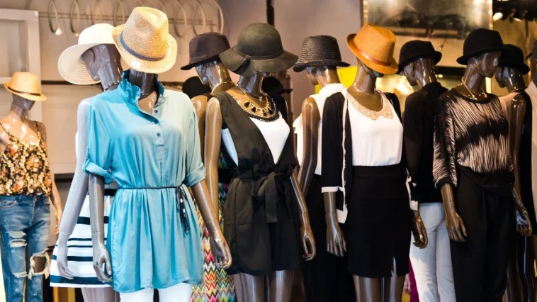 Fast Fashion vs Slow Fashion: Which One is Right for You?
